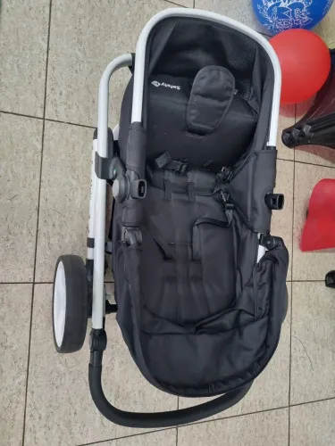 Carrinho de Bebê Safety 1st Mobi ? Preto/Branco