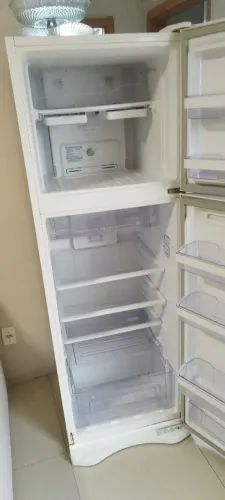 Geladeira Eletrolux Frost free 380L