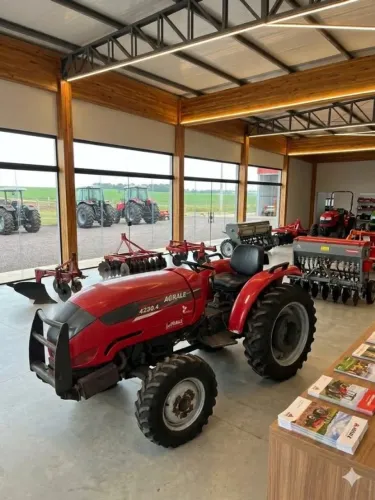 Trator Agrale 4230 4x4 Ano 2008 com 5.600 Horas de Fábrica! Nota Fiscal de Compra