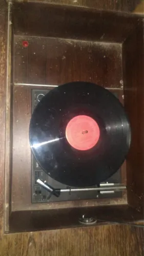 Toca disco vinil Philips - relíquia pra colecionador 