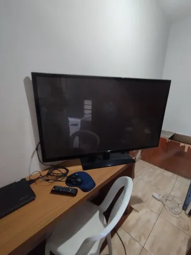 Televisão Samsung plasma 51 polegadas.