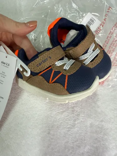 Sapato bebê tênis CARTERS NOVO com etiqueta