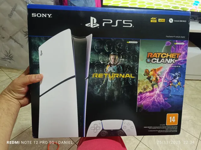 Caixa de PS5 + berço e manuais 