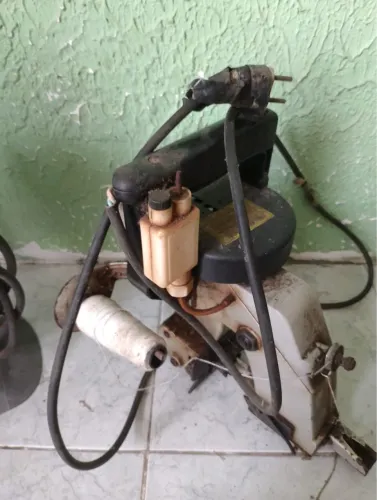 Máquina de fechar fardo