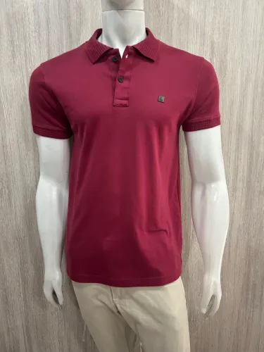 Roupas e acessórios