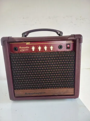 Caixa de som amplificada para violão, guitarra etc.