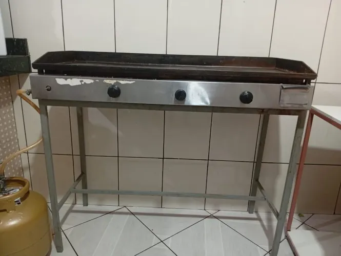 CHAPA PARA LANCHONETE GRANDE. ACOMPANHA SUPORTE. MANGUEIRA DE GÁS. 