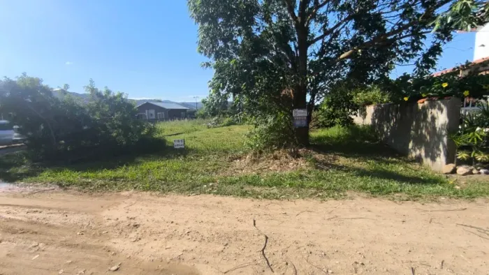 Terreno à Venda em Garopaba - Bairro Areias de Palhocinha