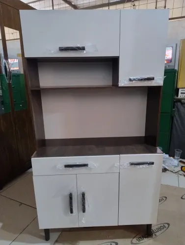 ARMÁRIO DE COZINHA.