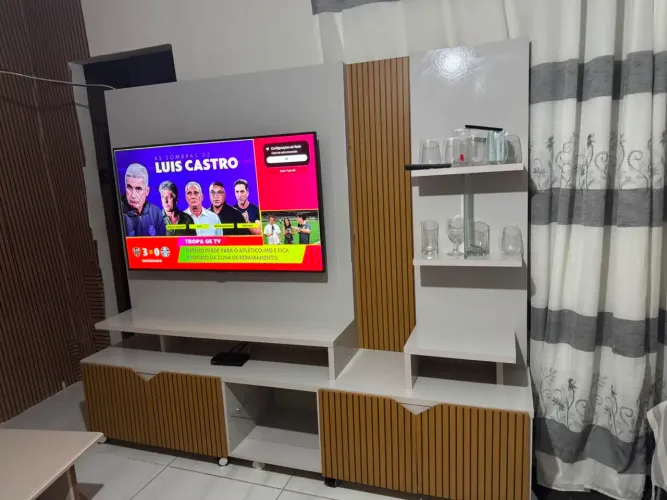 Estante semi nova no precinho!!!!!