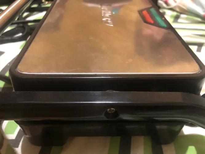 Vende-se sanduicheira