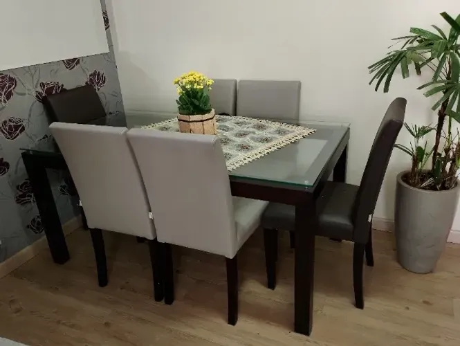 Mesa de Jantar de 6 lugares