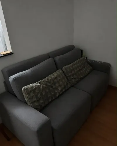 Sofá cama retrátil cinza (JÁ HIGIENIZADO)