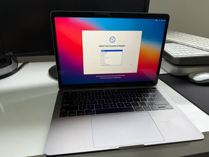 MacBook Pro A1706 (13? Touch Bar) - Usado - excelente Estado - Florianópolis