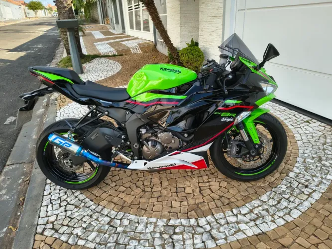 Kawasaki ninja zx6r.  3.289 km