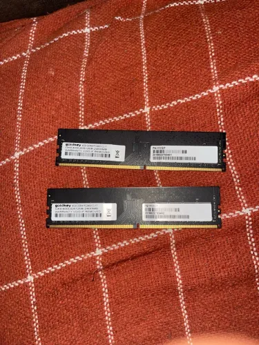 2x 4GB memória DDR4