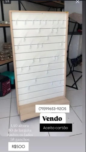 Estante mostruário para loja 