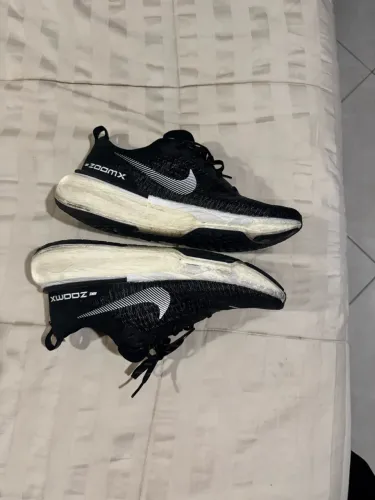 Nike running invincible 3 42 BR