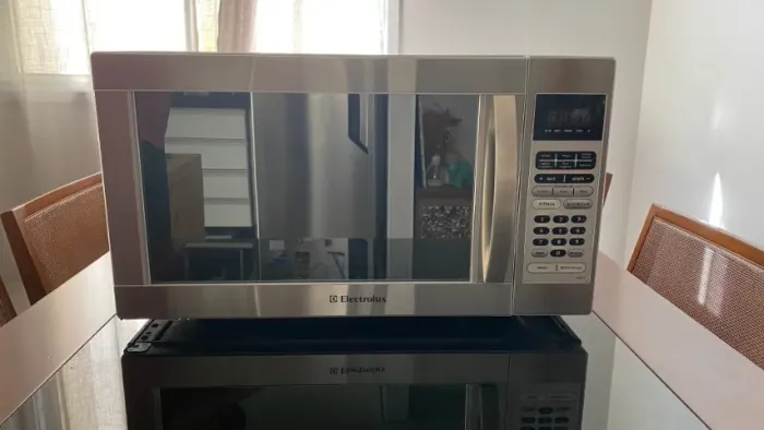 Forno de micro-ondas Electrolux ME47X - 45 L - Inox (110v)