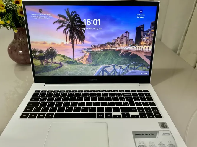 Notebook Samsung Book E30 - Branco Core I3 - 4GB HD 1TB SSD 128GB 15.6" W11