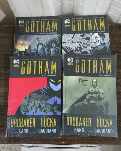 GOTHAM DPGC COMPLETO PANINI