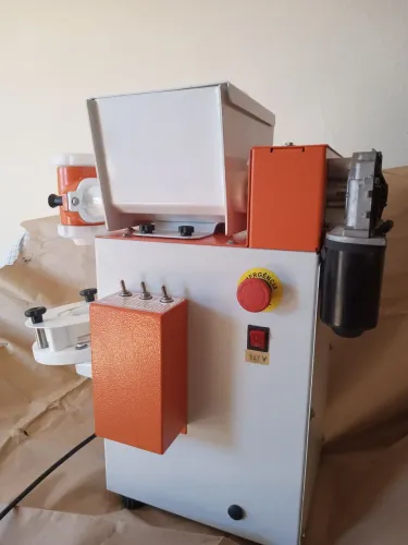 Máquina de Modelar Salgados