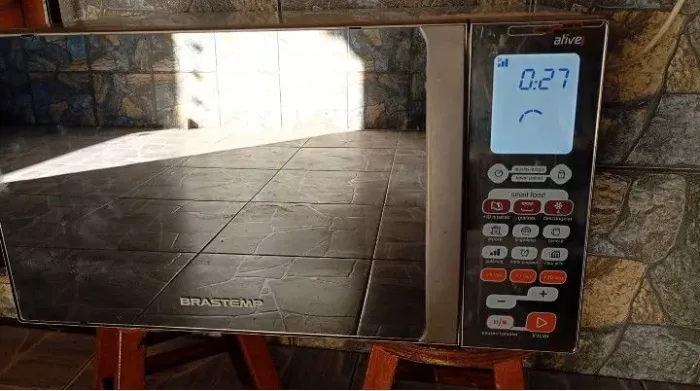 Microondas Brastemp 30 litros com defeito