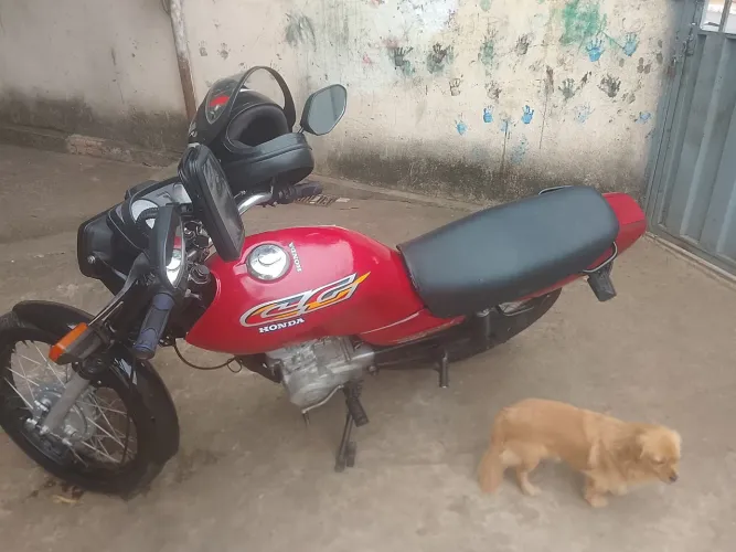 Vendo moto CG 125 ANO 99