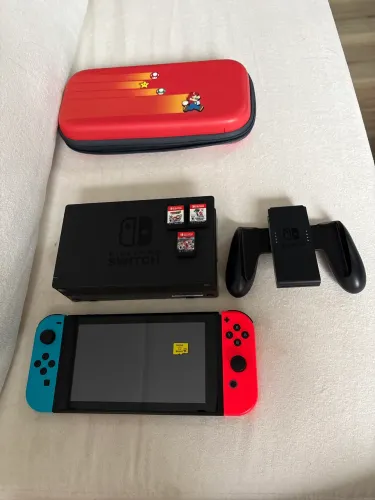 Nintendo Switch V2 + jogos + microSD 256 gB