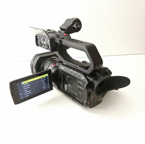 Panasonic HC-X2000 pouco usada novinha na caixa mais acessórios opcionais