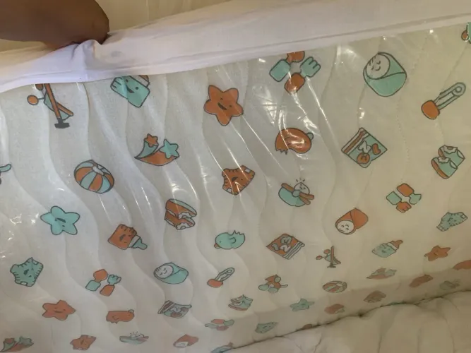 Berço que vira cama + colchão para berço 