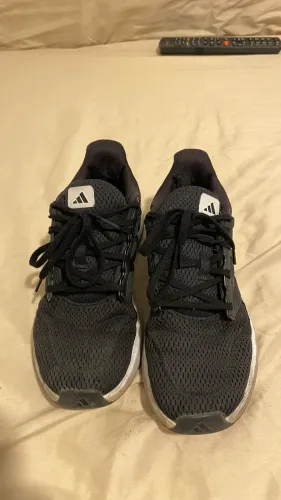 Tênis adidas
