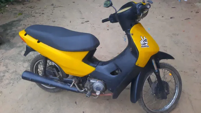 Vendo ou troco biz 2000 pra bairro ou interior