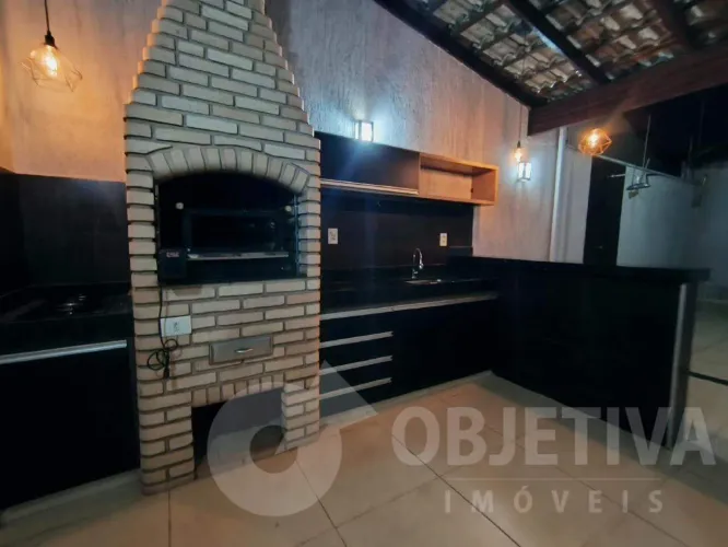 Casa à venda, 3 quartos, 1 suíte, 4 vagas, ALTO UMUARAMA - UBERLANDIA/MG