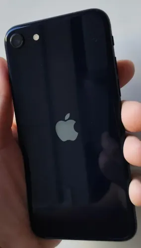 iPhone SE 3ª Geração 128GB - R$ 900