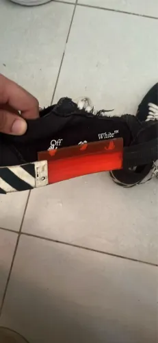 Tênis off white usado