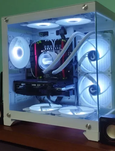 Computador gamer pouquíssimo usado 