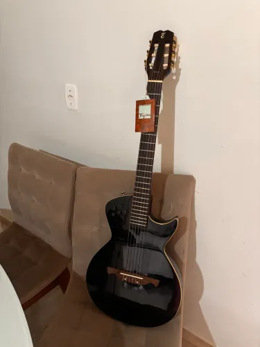 Violão tagima
