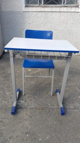 Conjunto Escolar - Mesa + Cadeira | Resistência, Conforto e Organização!