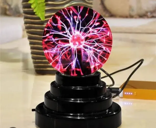 Vendo esse lindo Globo de plasma valor 100 reias