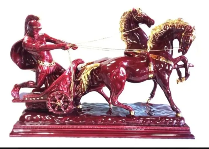 Escultura carruagem de cerâmica 