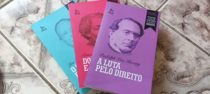 Livros Kit jurídico (7 volumes) Bobbio, Beccaria, Fuller e von Ilhering