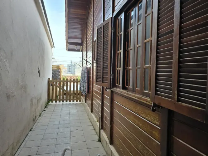 Casa pré fabricada, com dois quartos no centro de Florianópolis