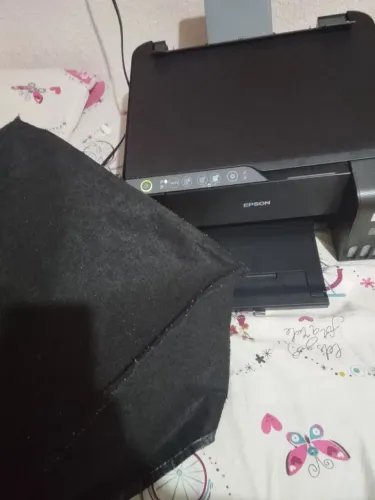 Vendendo 1 impressora EPSON L3250 nova com 4 litros de tintas grandes