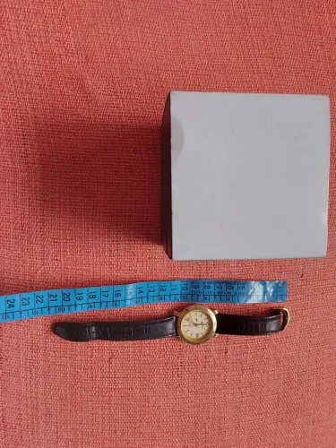 RELÓGIO ANTIGO MONDAINE DOURADO NA CAIXA SÓ VENDA NÃO TROCO POR NADA