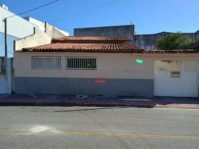 Casa à venda em Parque Residencial Laranjeiras, Serra | 3 dorms, suíte, 110m²