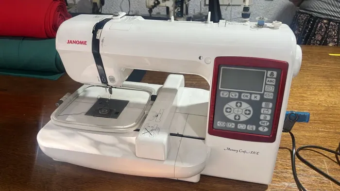 Máquina de Bordar - Janome