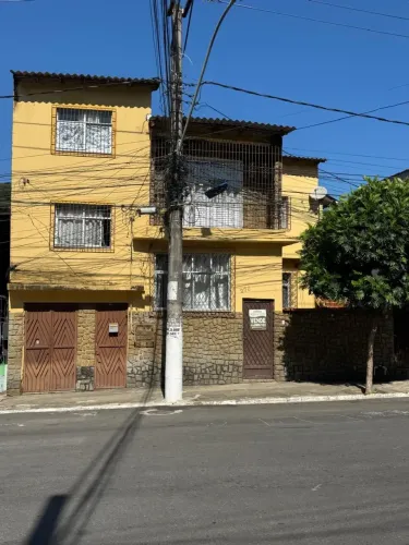 Prédio com 5 apartamentos de 2 e 3 quartos em Santo Antônio - Vitória - ES