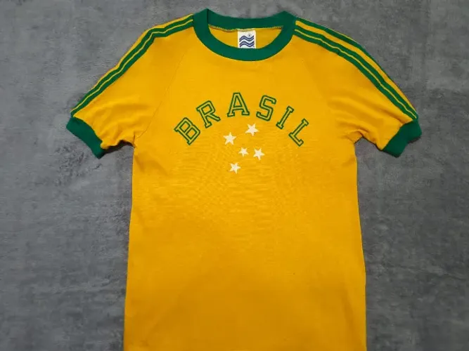 Camisa Brasil Penalty Torcedor (original anos 80) tamanho 8 anos (42x64). Veste P feminino