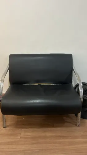 Sofá couro 2 lugares